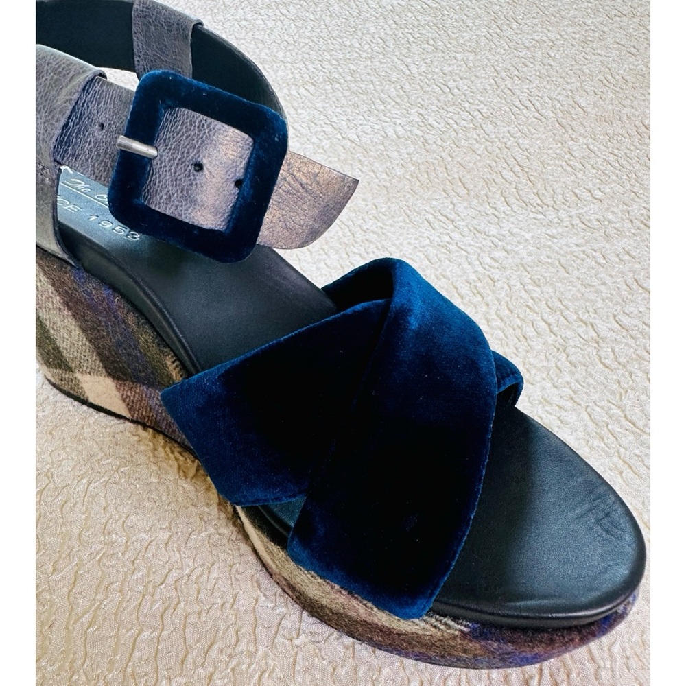 RARE Kork-Ease Plaid Platform Wedge with Velvet Detail & Buckle Strap 6 NEW - Picture 5 of 10